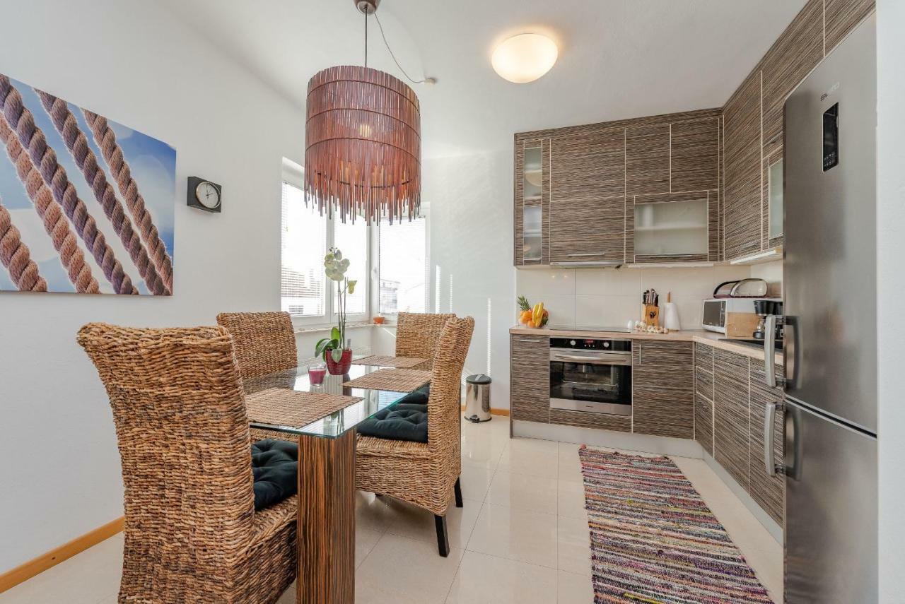 Romantic Oasis Apartments ซาดาร์ ภายนอก รูปภาพ
